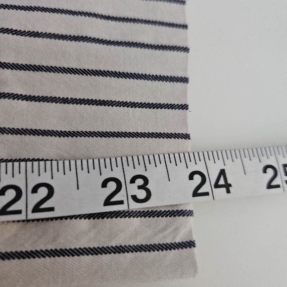 CAbi Wide Legged Cropped Striped Pants Sz 10 - Picture 6 of 10